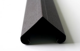 Ламель для Еврожалюзи Твинго, шаг 55 мм, структурный матовый двусторонний полиэстер, RAL 8019 Темный шоколад